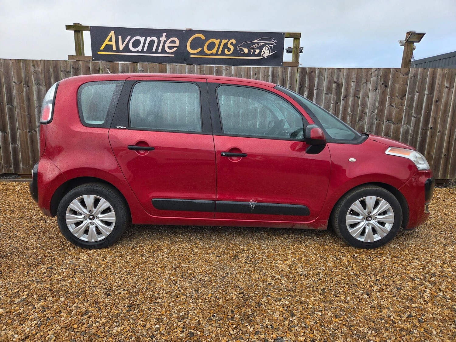 Used Citroen C3 Picasso 2011 for sale - 77850562: Photo 2