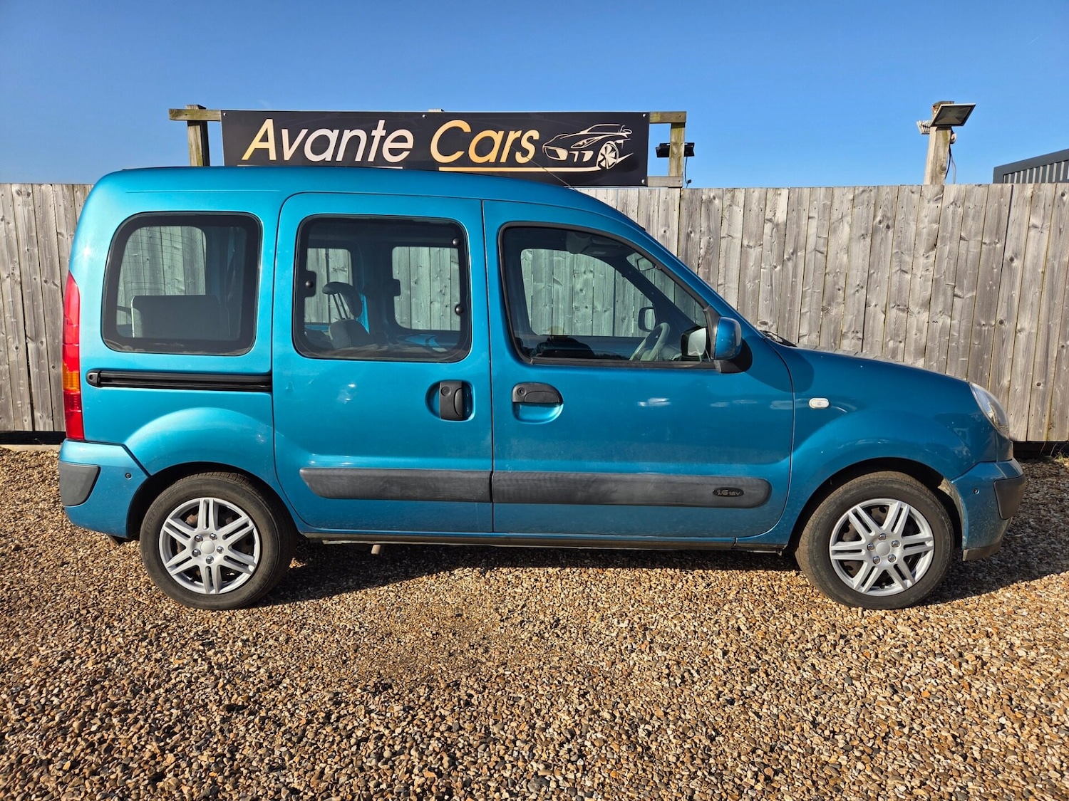 Used Renault Kangoo 2009 for sale - 77620731: Photo 2