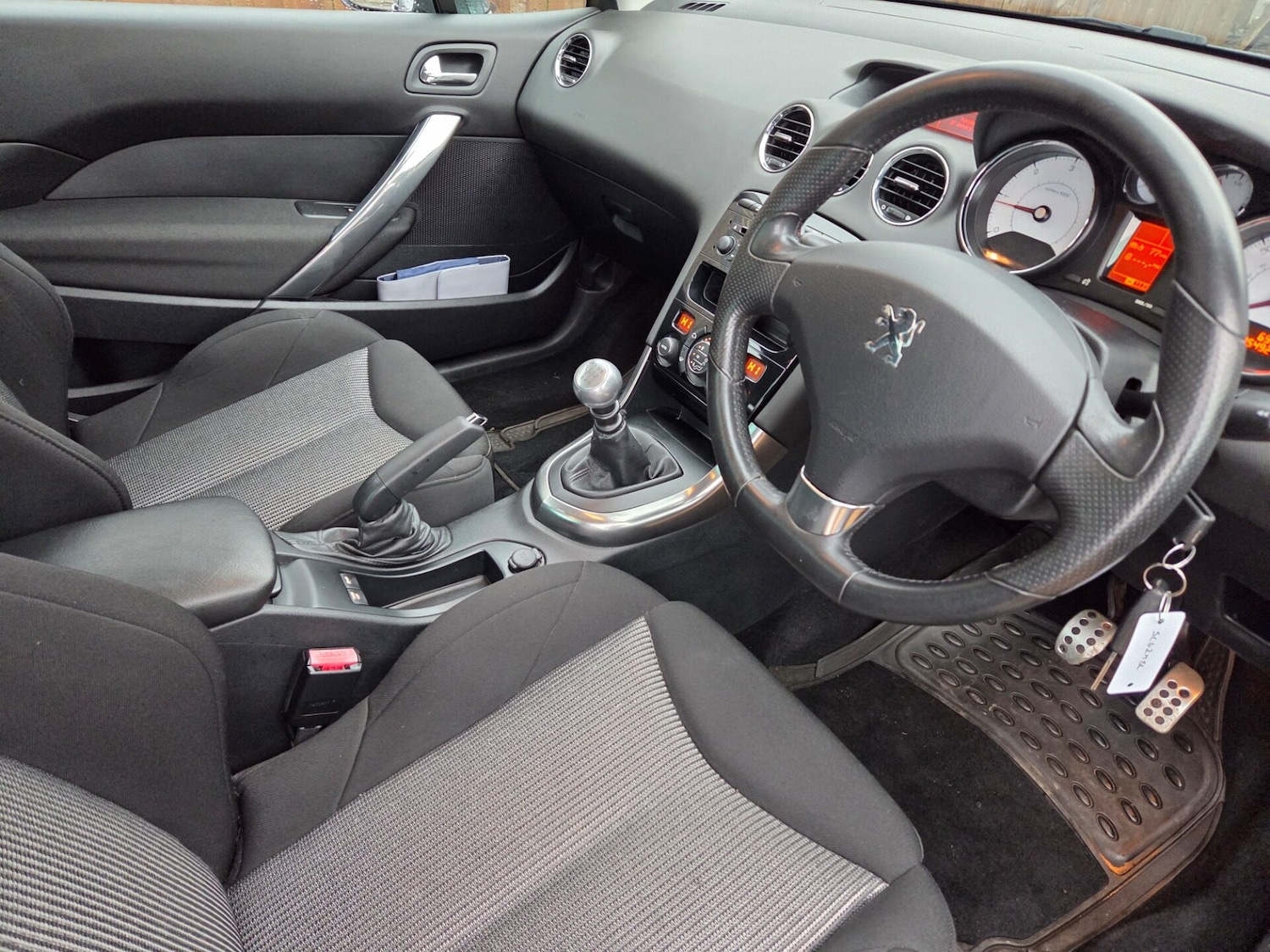 Used Peugeot 308 2013 for sale - 77208679: Photo 11