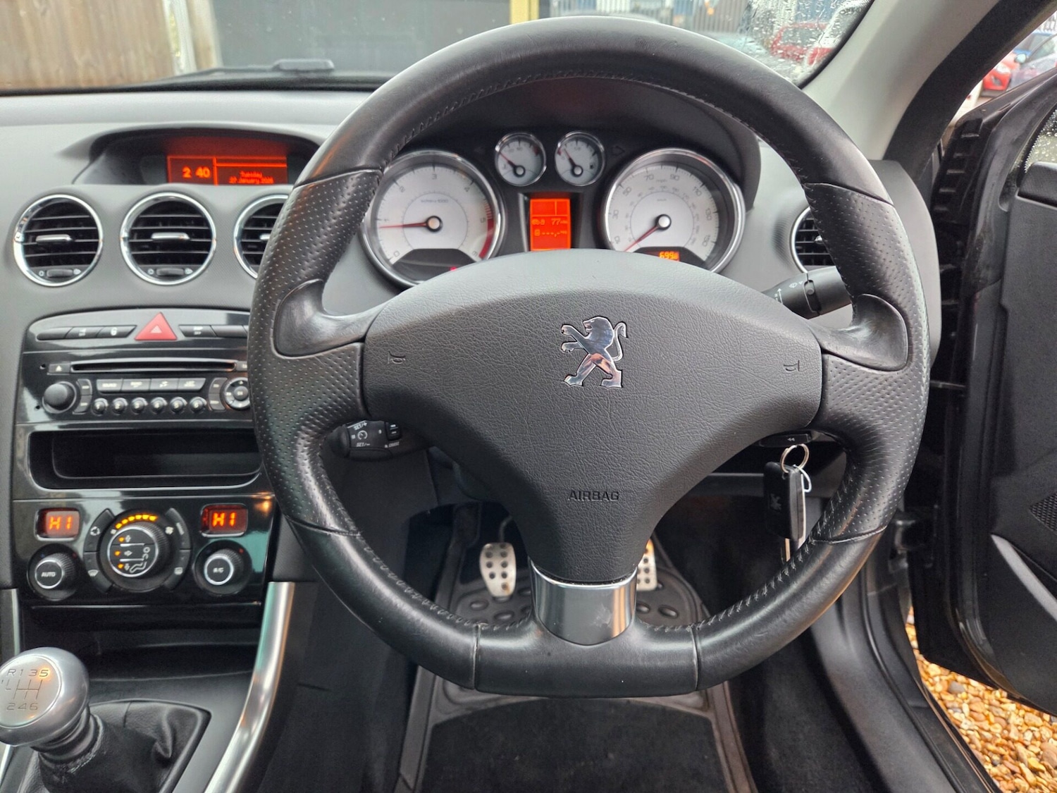 Used Peugeot 308 2013 for sale - 77208679: Photo 13