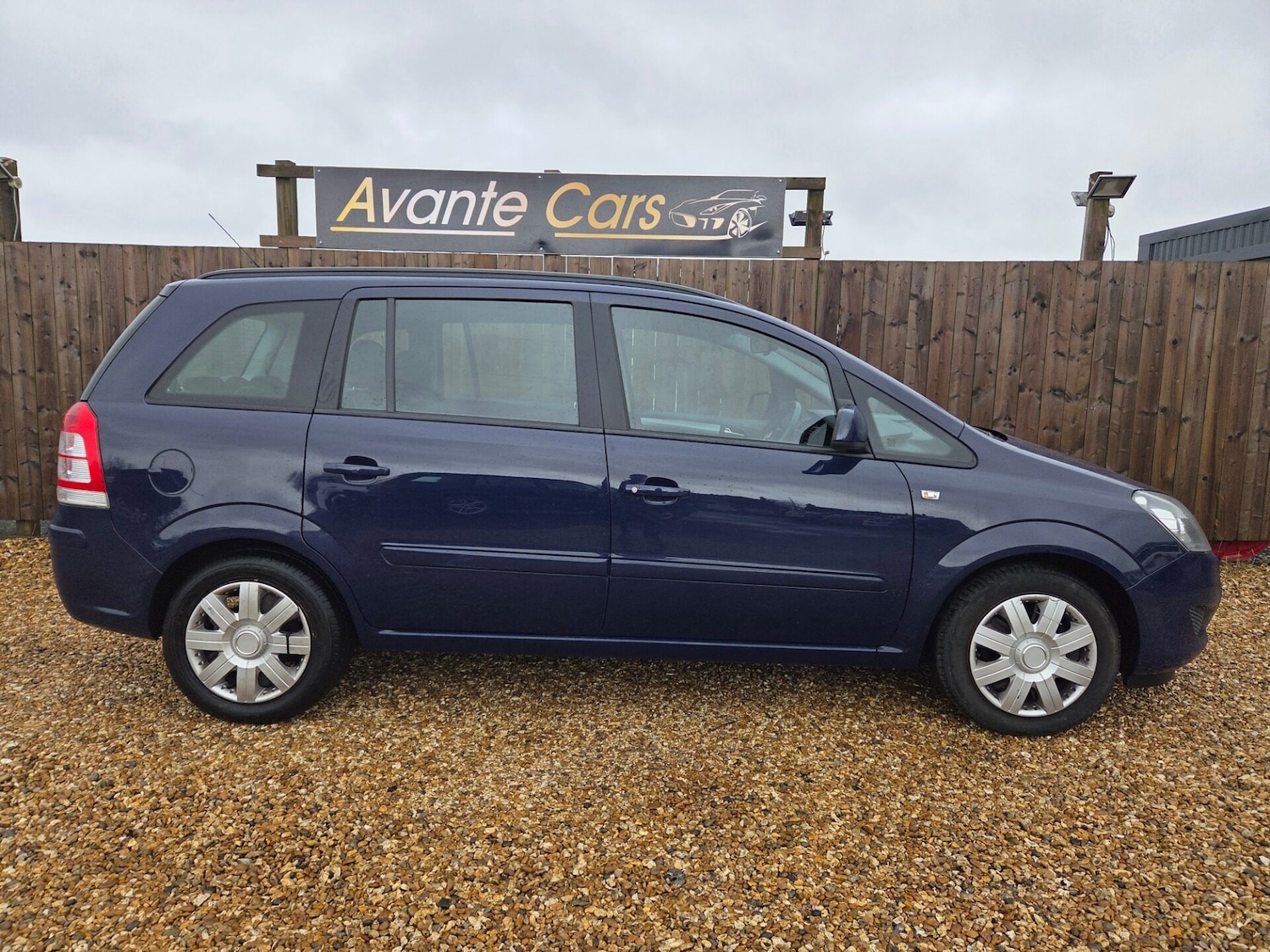 Used Vauxhall Zafira 2013 for sale - 77337751: Photo 2