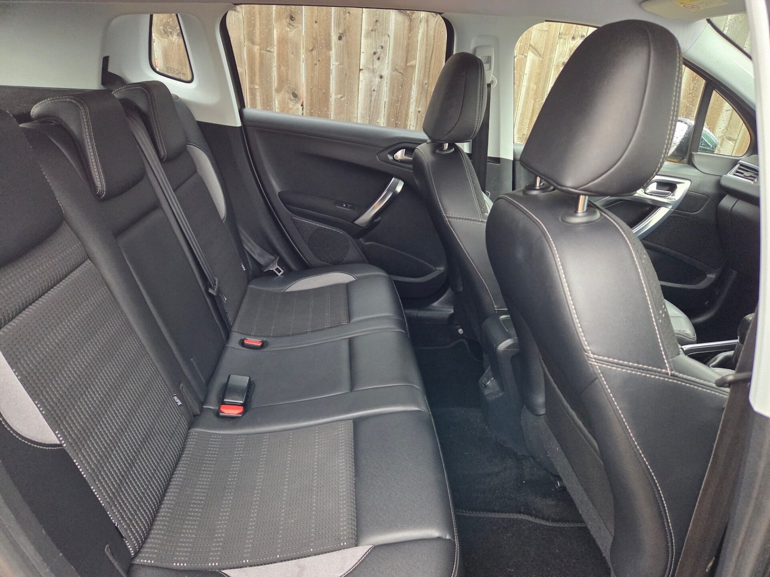 Used Peugeot 2008 2014 for sale - 76082173: Photo 17