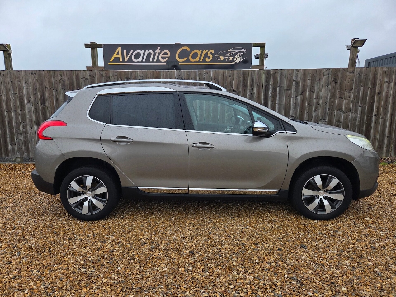 Used Peugeot 2008 2014 for sale - 76082173: Photo 2