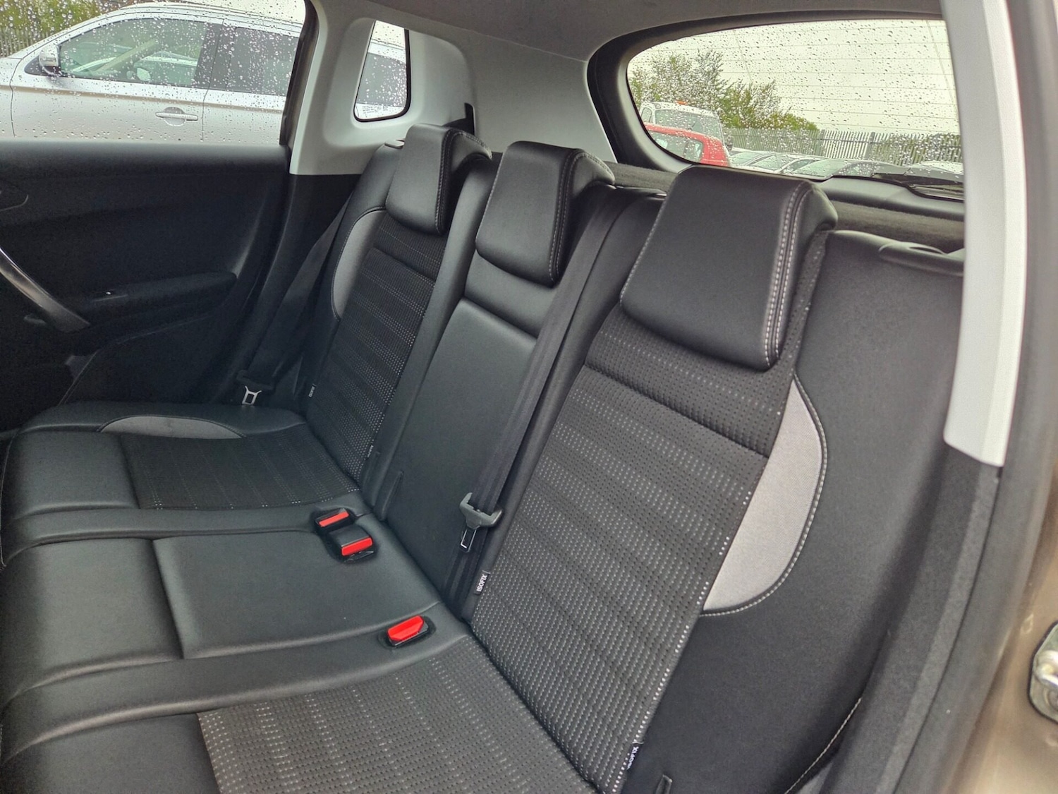 Used Peugeot 2008 2014 for sale - 76082173: Photo 23