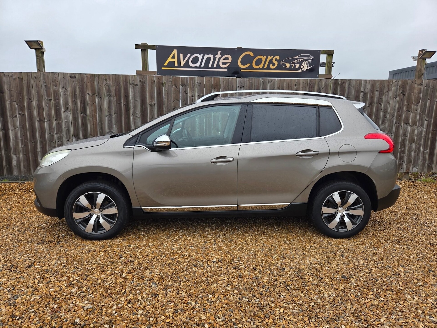 Used Peugeot 2008 2014 for sale - 76082173: Photo 6