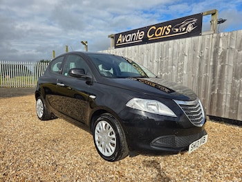 Used Chrysler Ypsilon 2013 for sale - 76043841: Photo