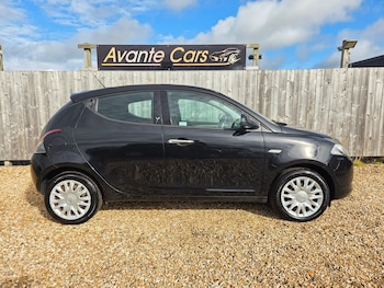 Used Chrysler Ypsilon 2013 for sale - 76043841: Photo