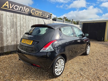 Used Chrysler Ypsilon 2013 for sale - 76043841: Photo