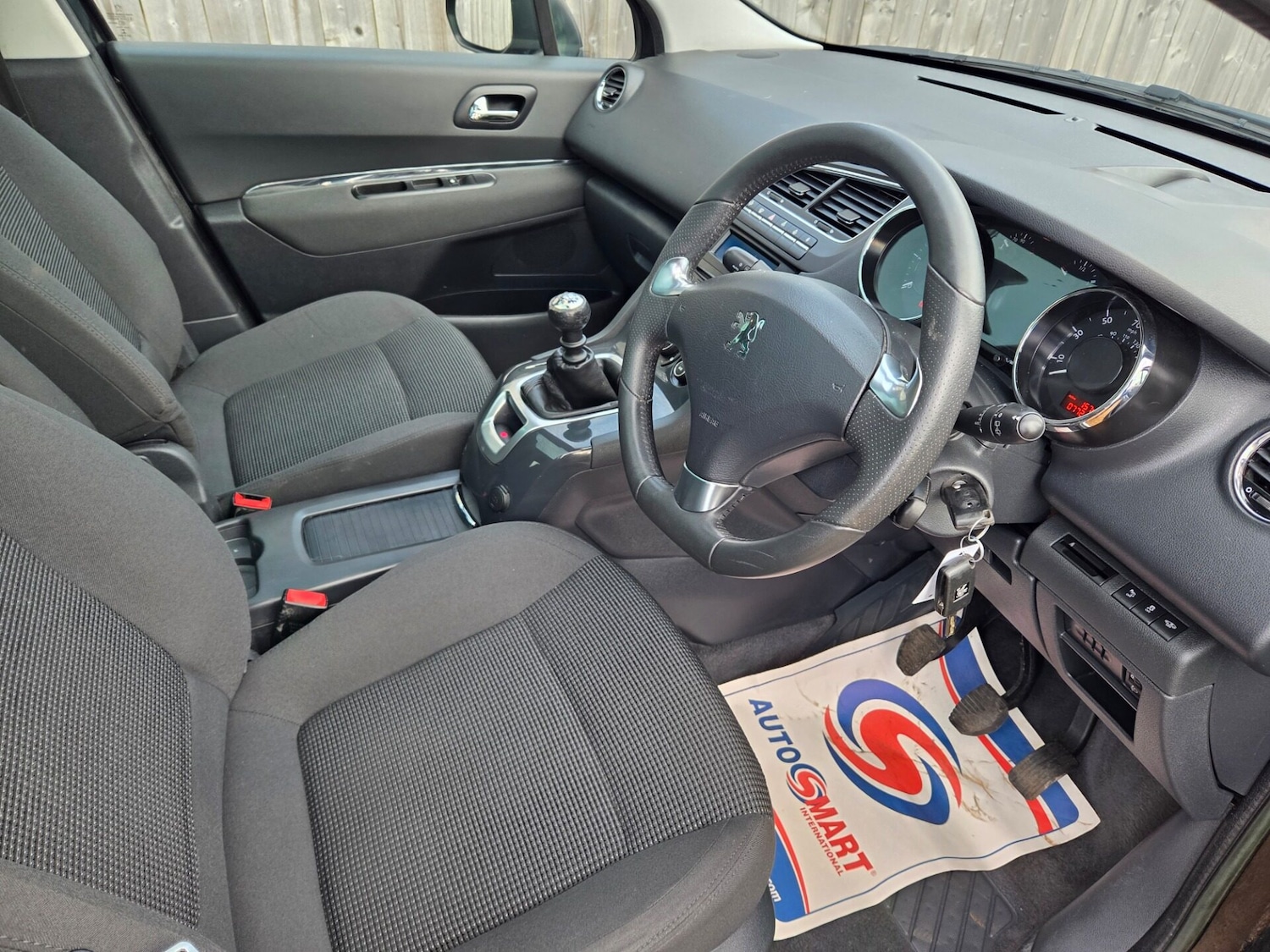 Used Peugeot 5008 2013 for sale - 76895913: Photo 10