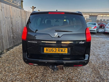 Used Peugeot 5008 2013 for sale - 76895913: Photo