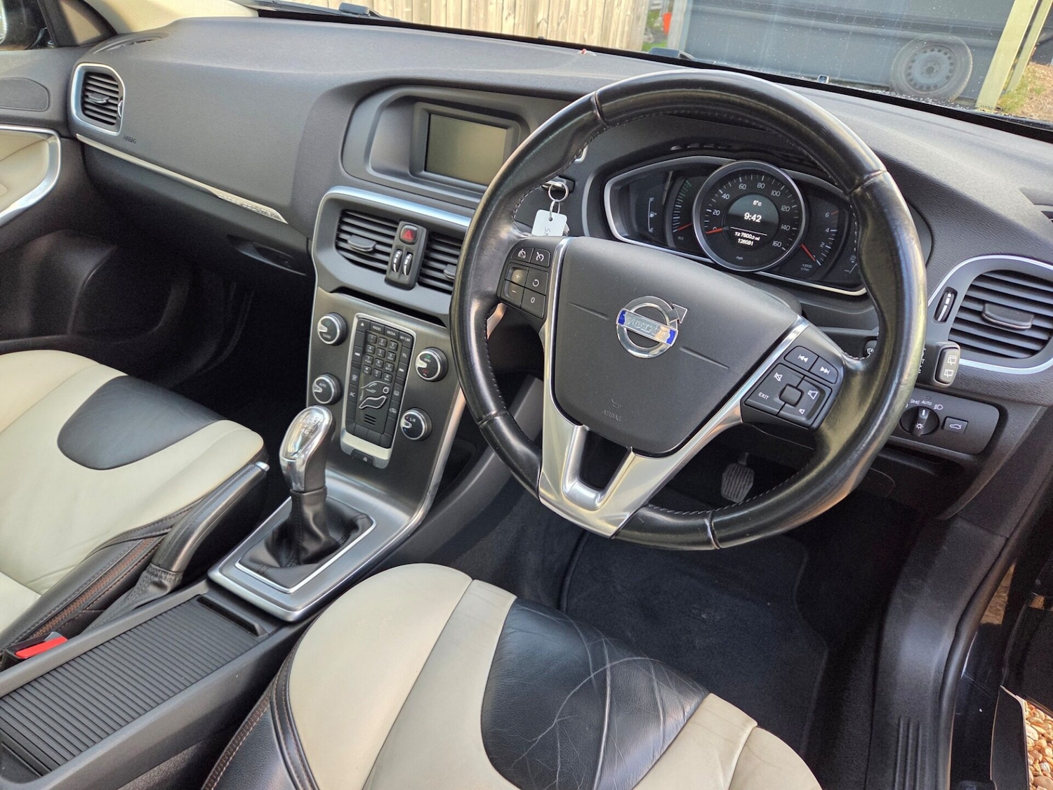 Used Volvo V40 2013 for sale - 76357466: Photo 11