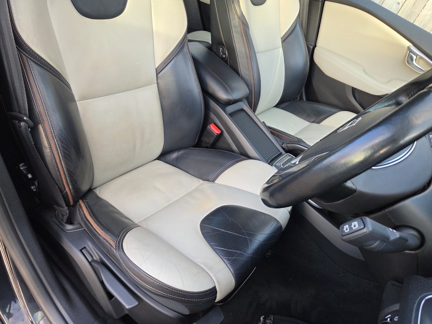 Used Volvo V40 2013 for sale - 76357466: Photo 16