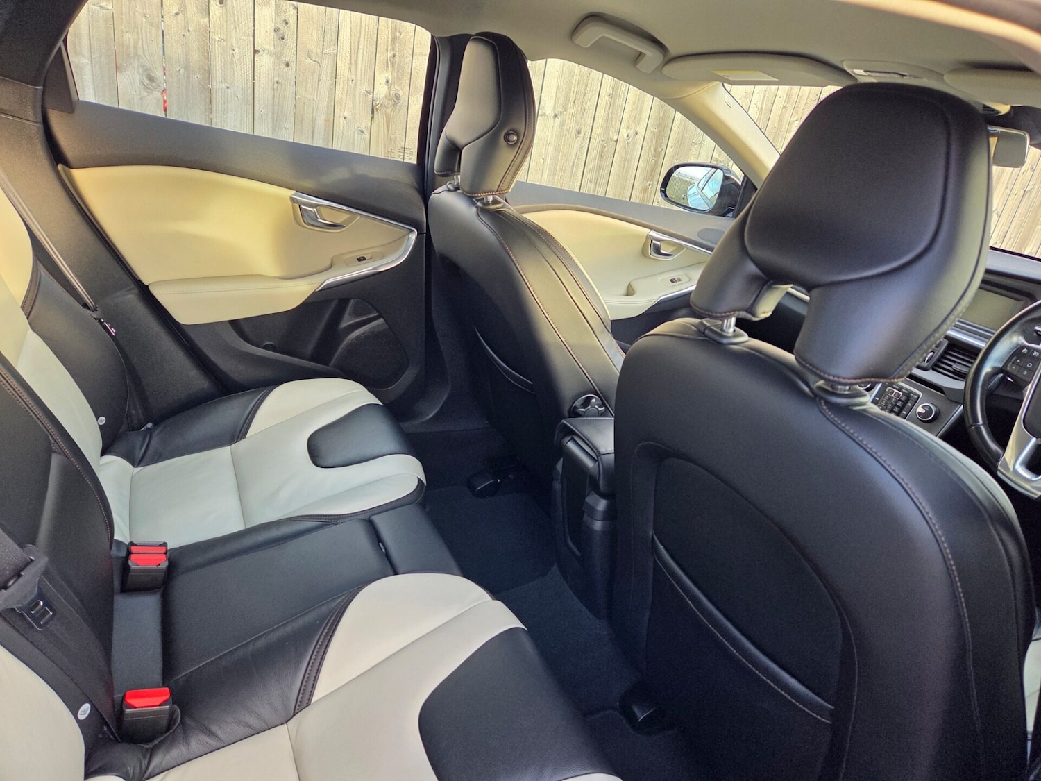 Used Volvo V40 2013 for sale - 76357466: Photo 18