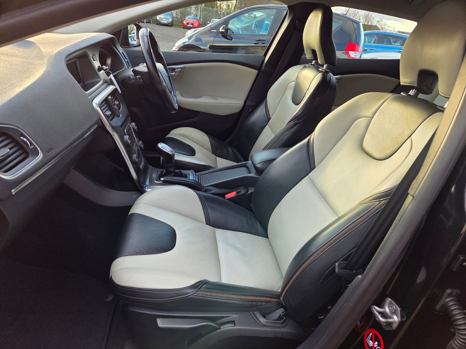 Used Volvo V40 2013 for sale - 76357466: Photo 27
