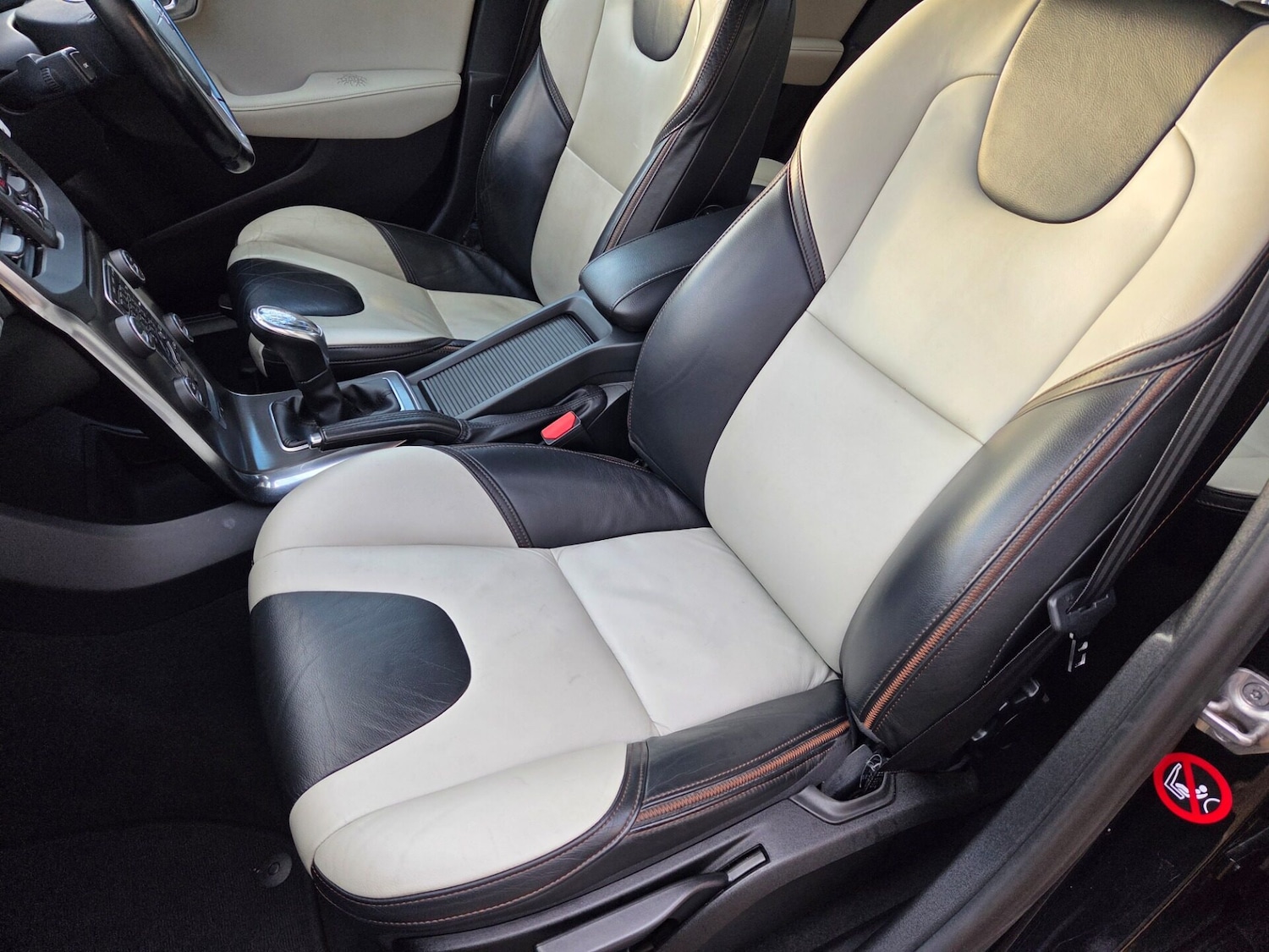 Used Volvo V40 2013 for sale - 76357466: Photo 29