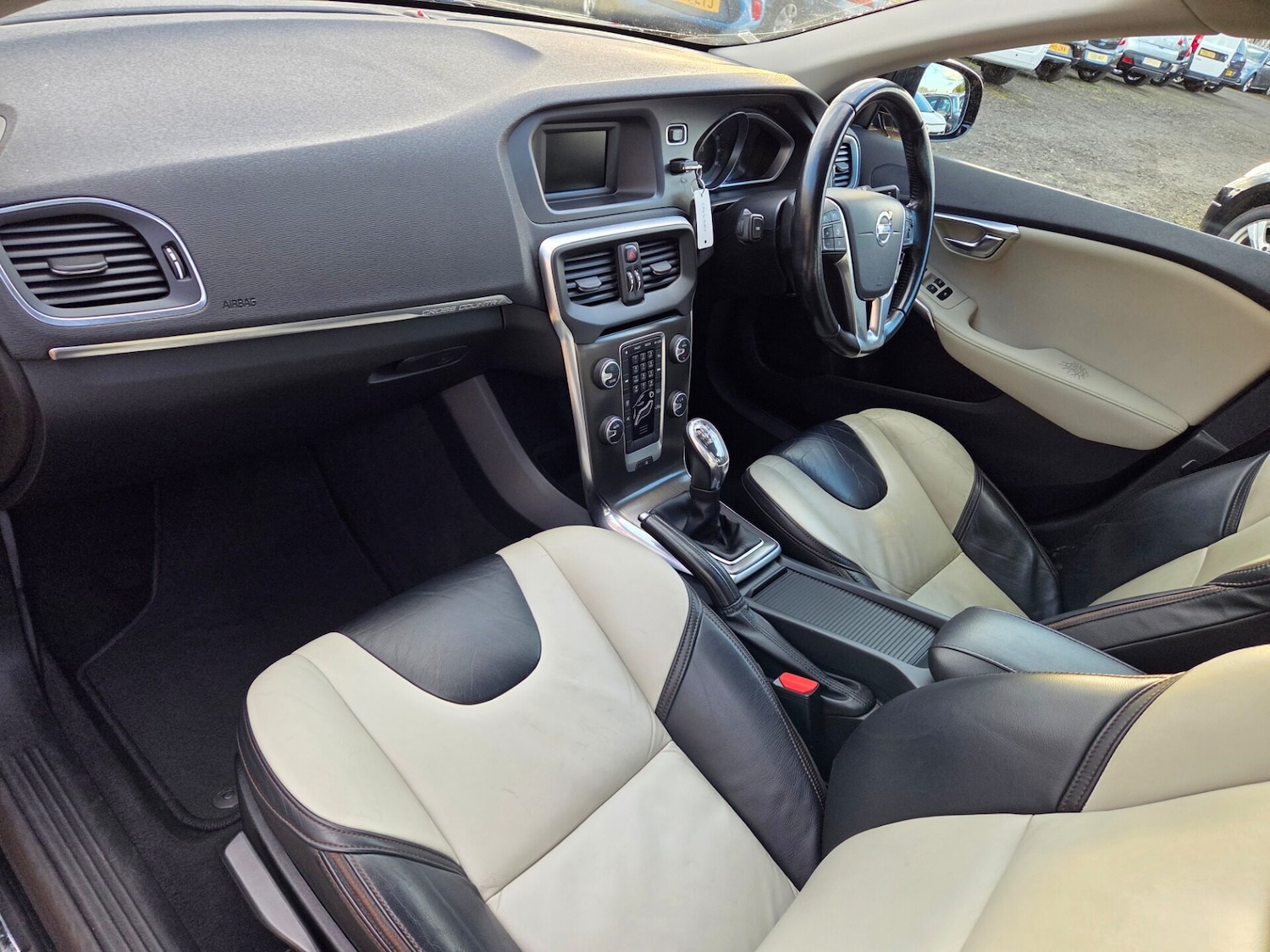 Used Volvo V40 2013 for sale - 76357466: Photo 30