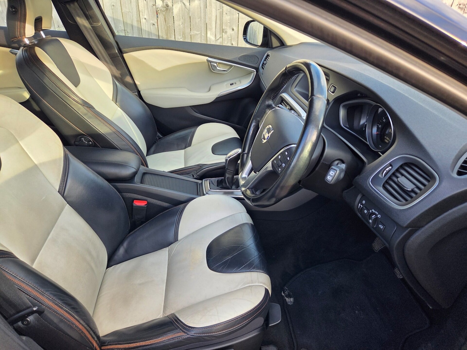 Used Volvo V40 2013 for sale - 76357466: Photo 9