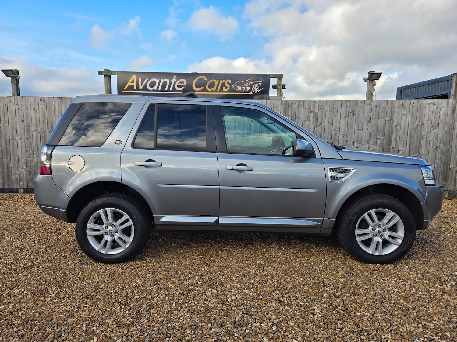 Used Land Rover Freelander 2013 for sale - 76495481: Photo 2