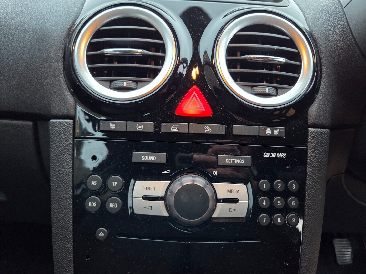 Used Vauxhall Corsa 2015 for sale - 76481217: Photo 8