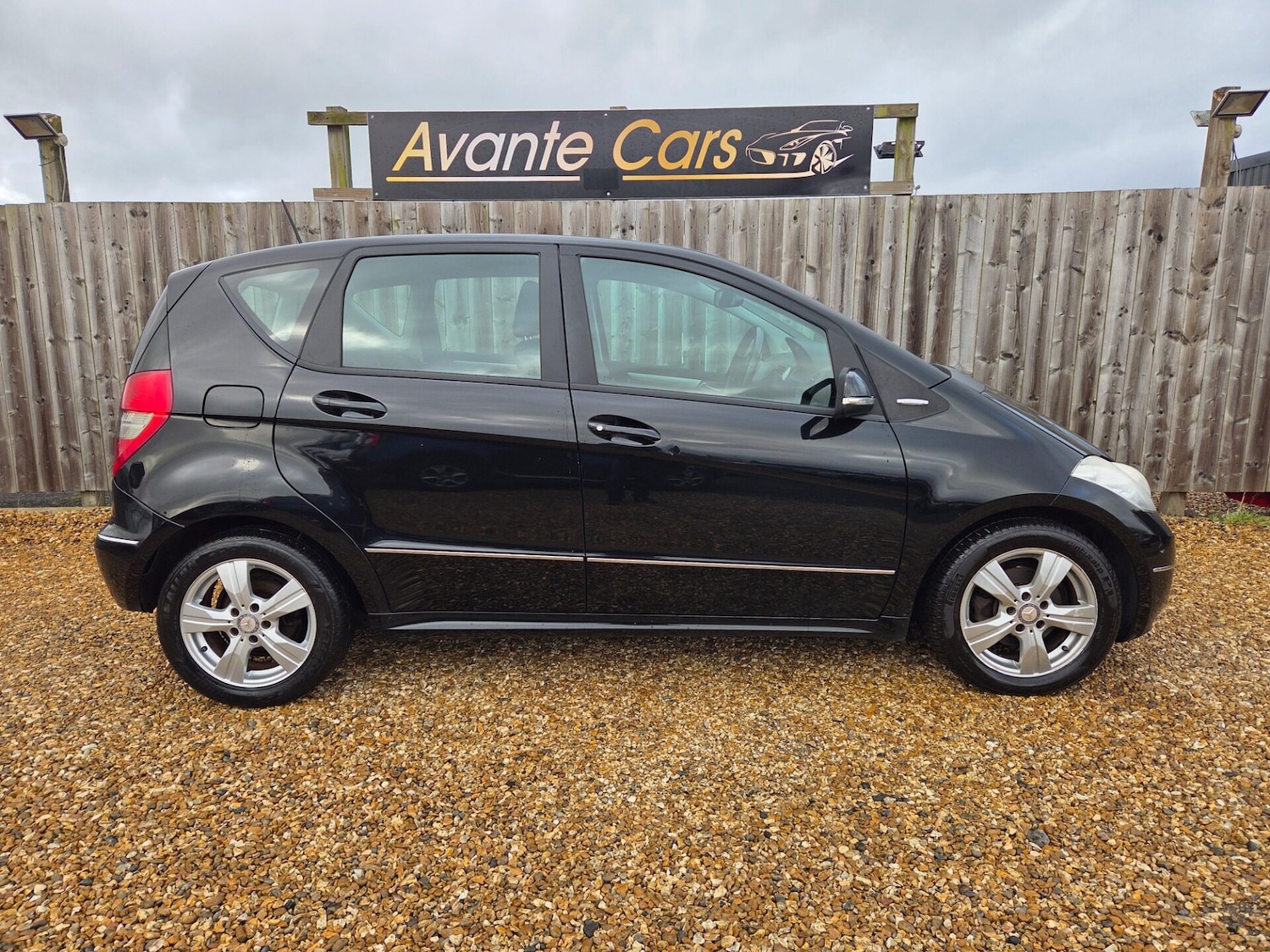 Used Mercedes-Benz A-Class 2011 for sale - 77003548: Photo 2