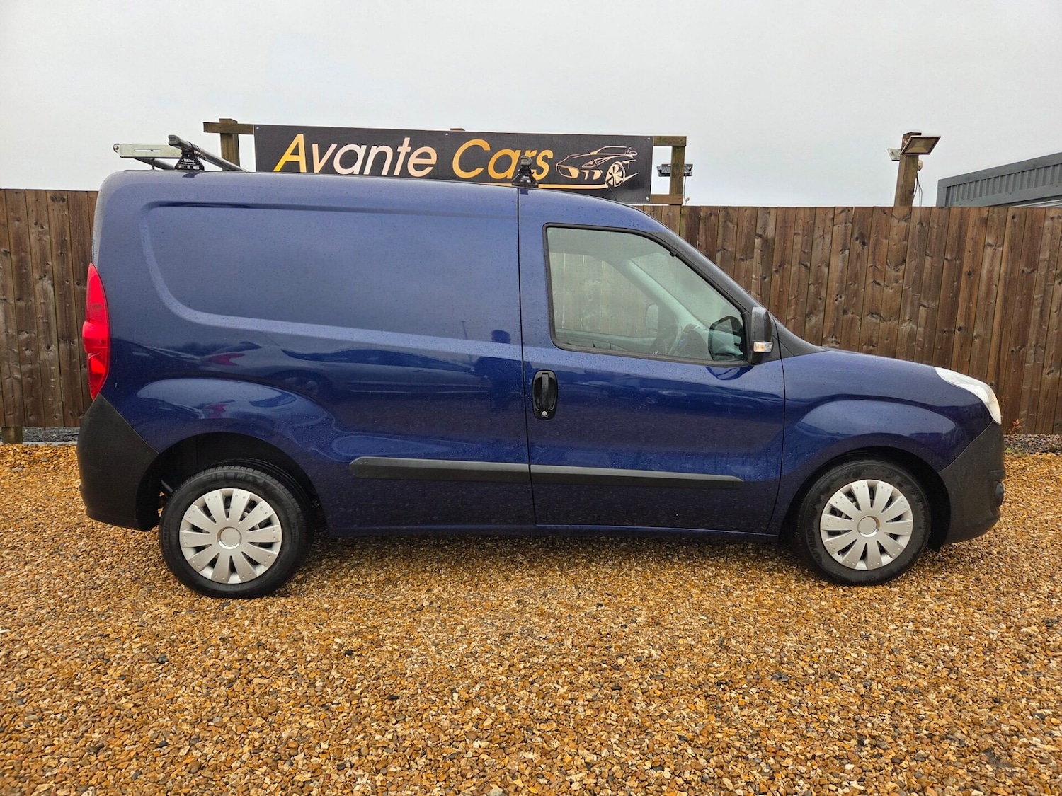 Used Vauxhall Combo 2016 for sale - 76616963: Photo 2