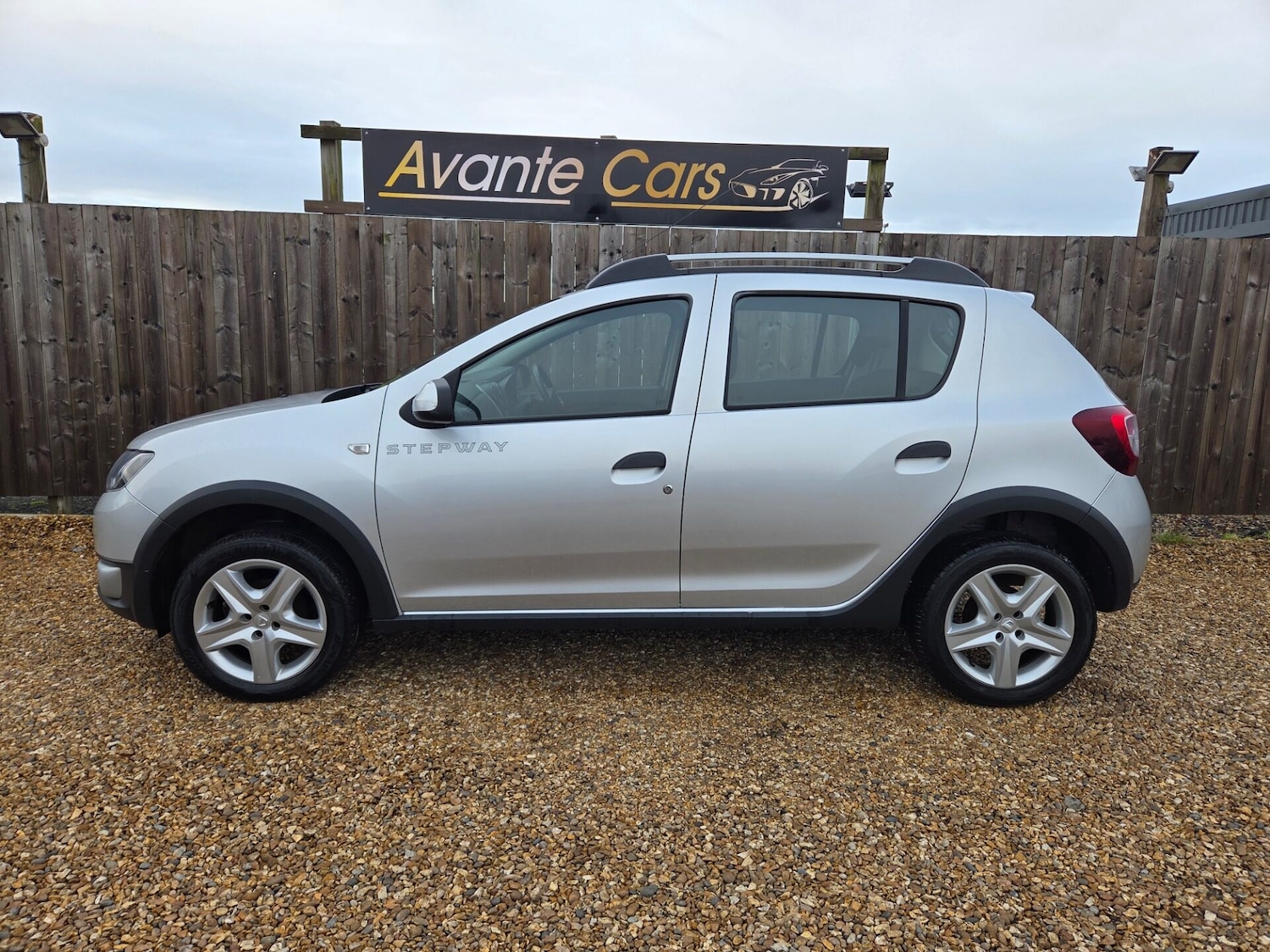 Used Dacia Sandero Stepway 2015 for sale - 76748963: Photo 6