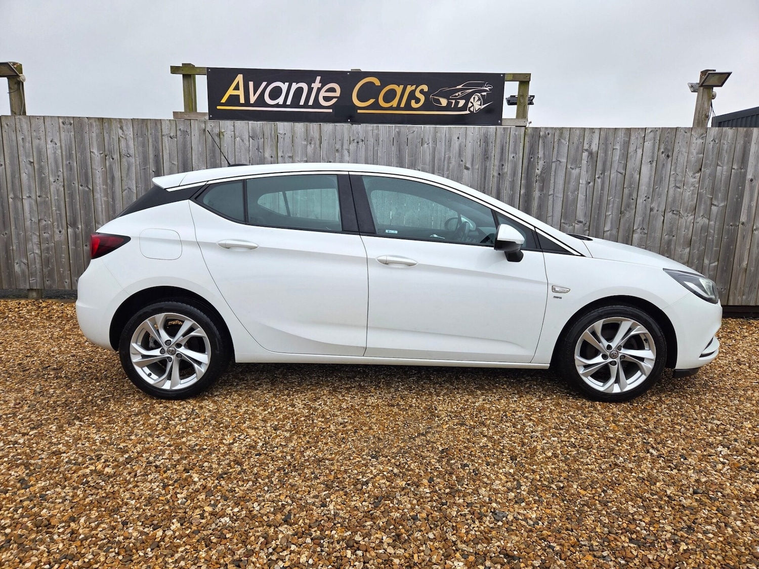 Used Vauxhall Astra 2017 for sale - 78015893: Photo 2