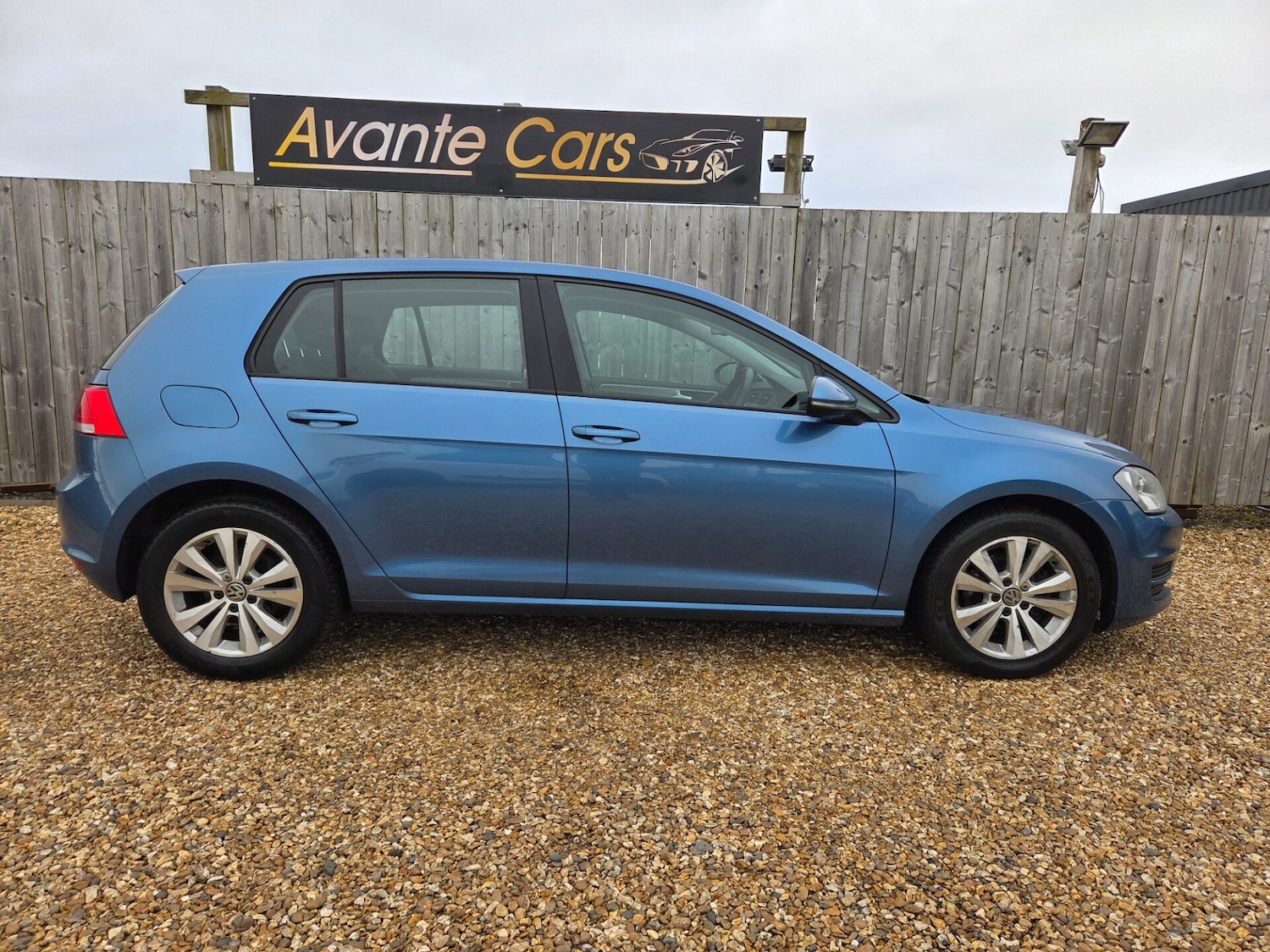 Used Volkswagen Golf 2014 for sale - 77917423: Photo 2