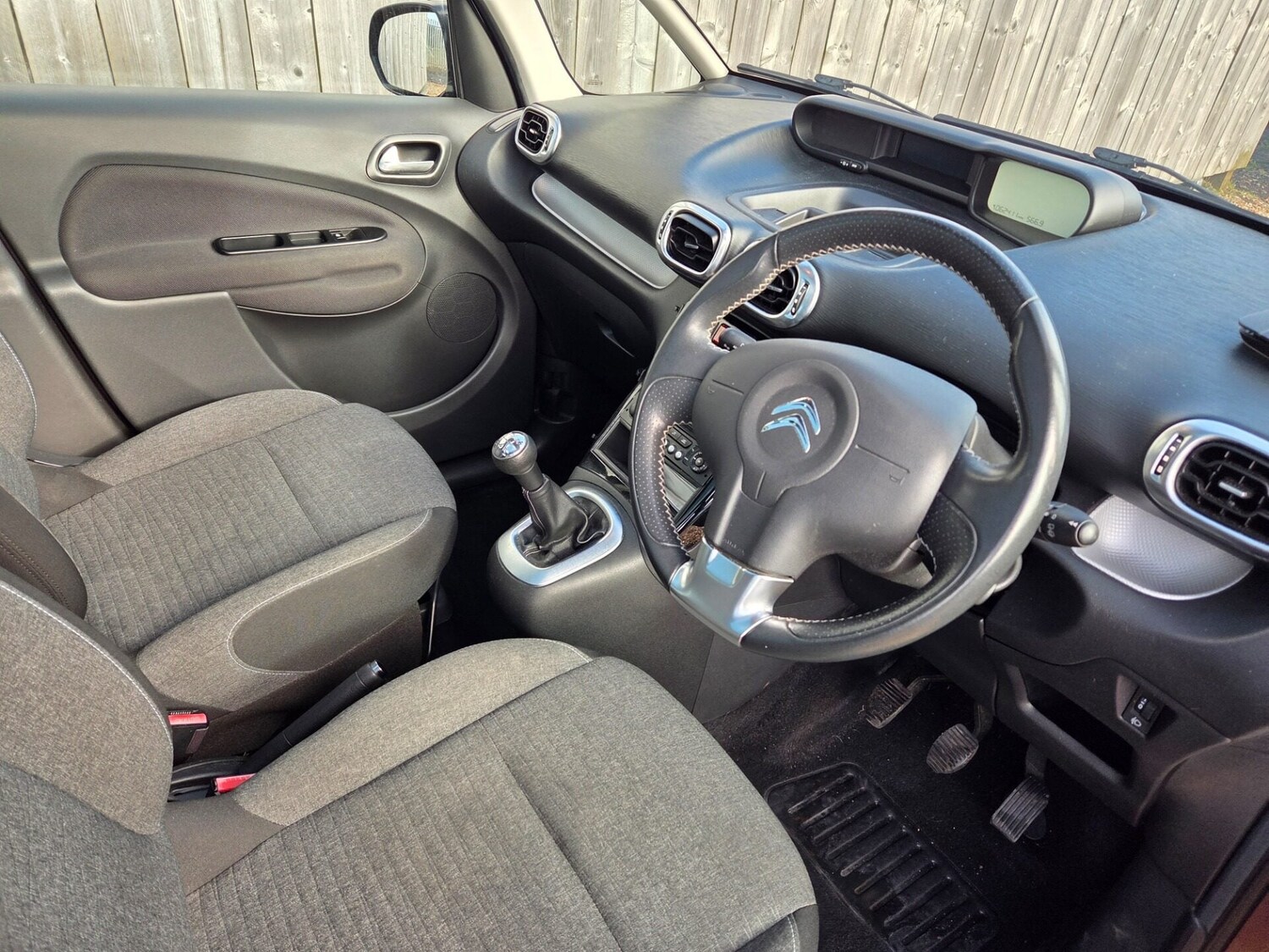 Used Citroen C3 Picasso 2017 for sale - 77831867: Photo 7