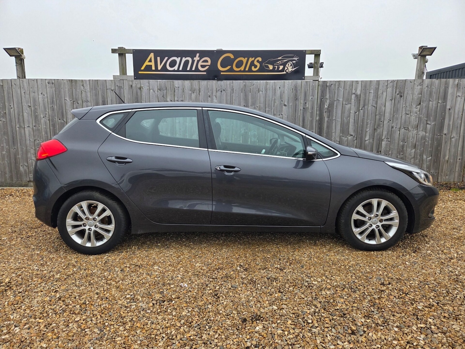 Used Kia Ceed 2012 for sale - 76288732: Photo 2