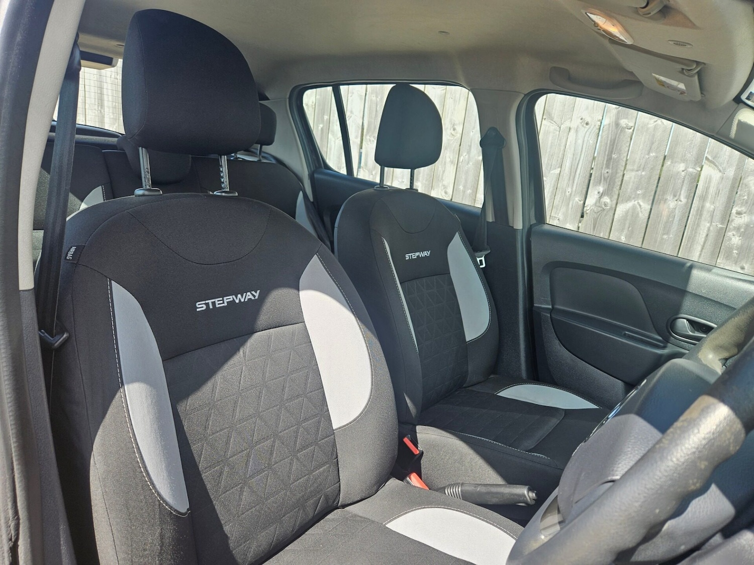 Used Dacia Sandero Stepway 2015 for sale - 76043845: Photo 15