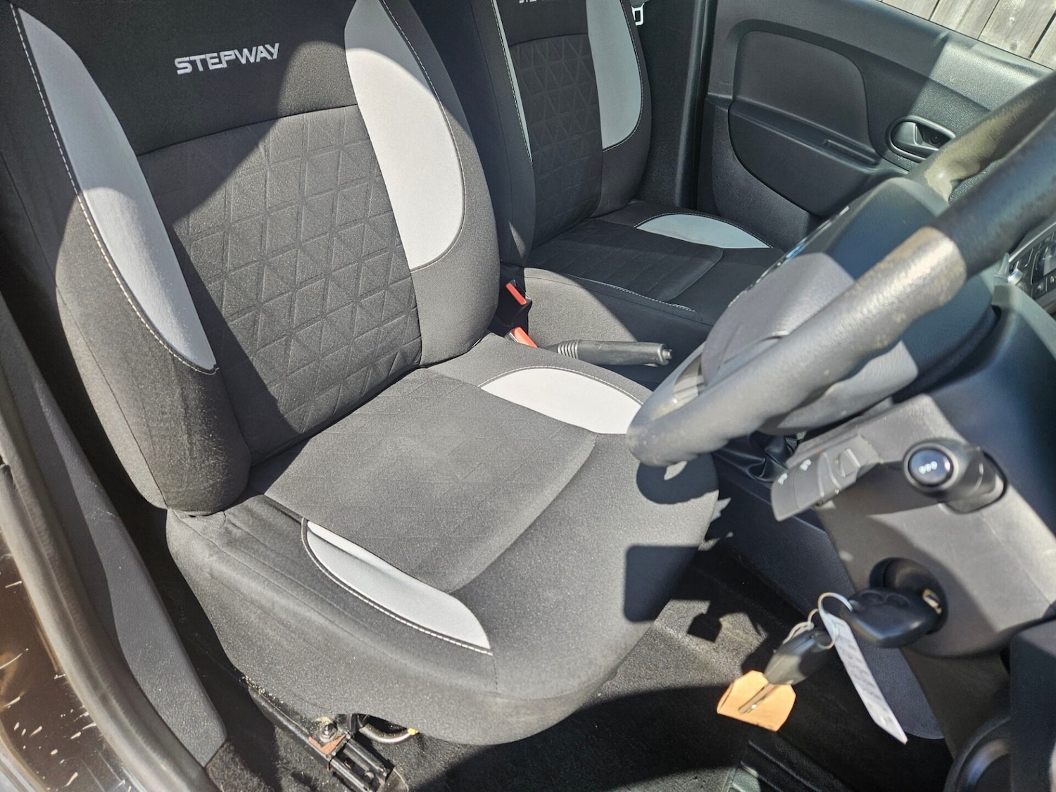 Used Dacia Sandero Stepway 2015 for sale - 76043845: Photo 16