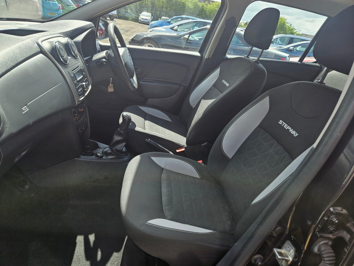 Used Dacia Sandero Stepway 2015 for sale - 76043845: Photo 25