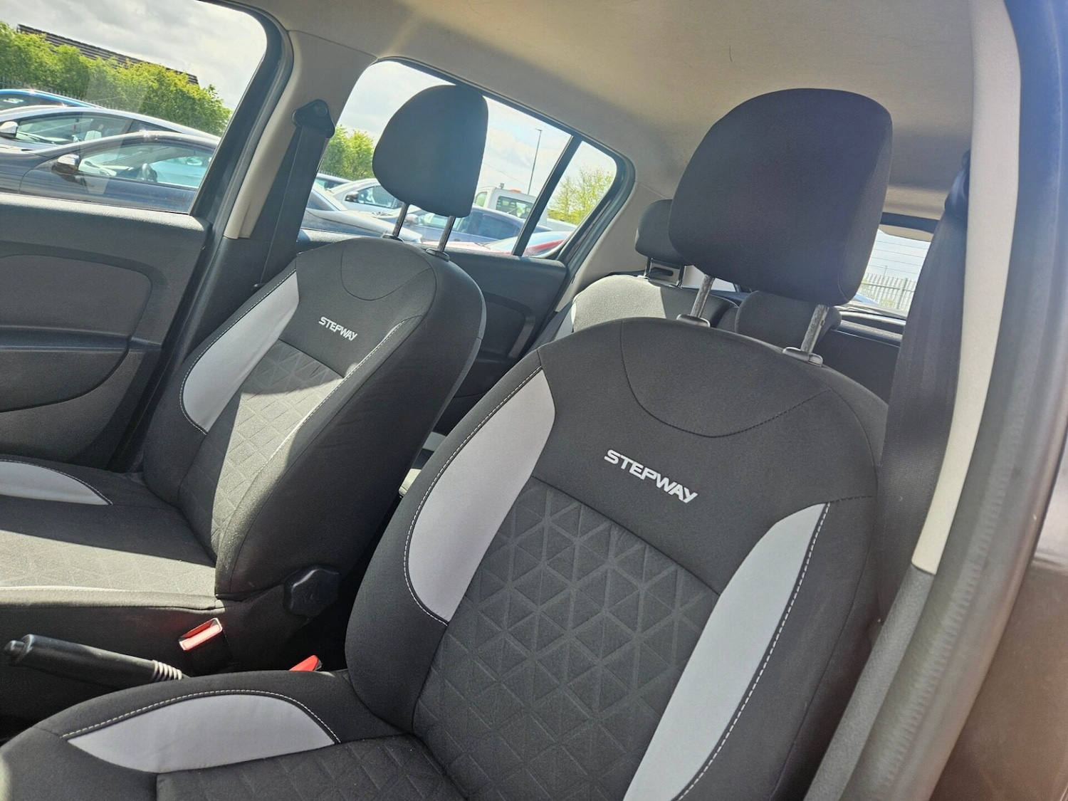 Used Dacia Sandero Stepway 2015 for sale - 76043845: Photo 26