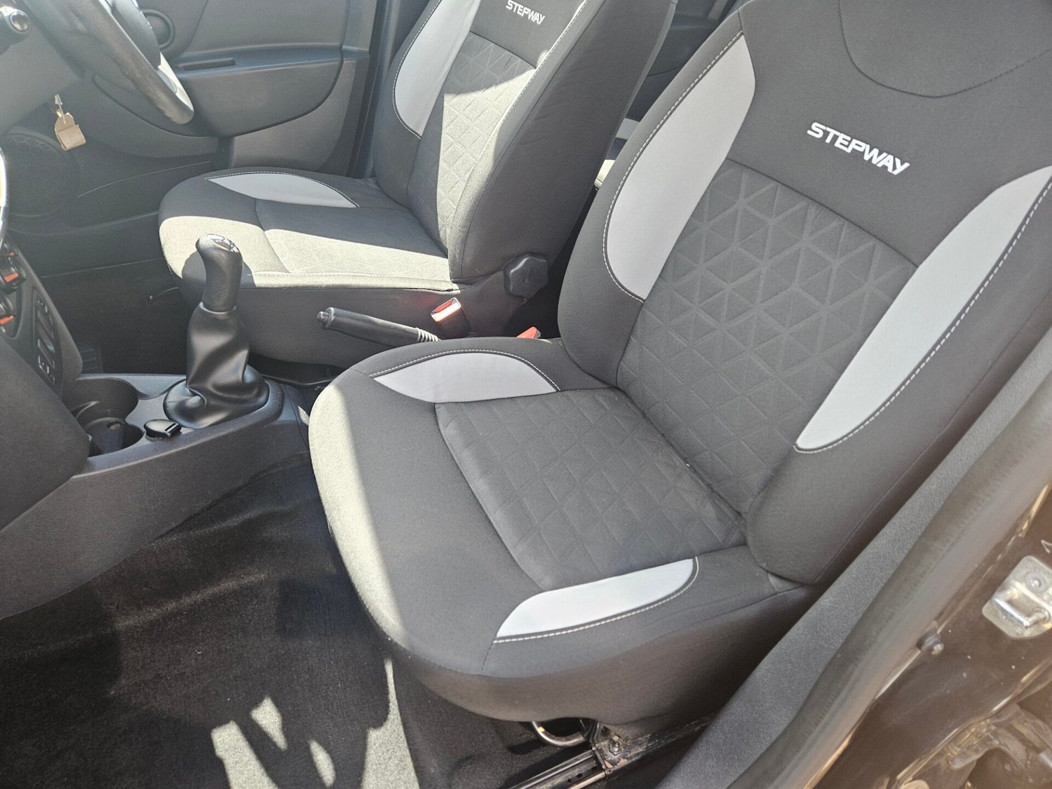 Used Dacia Sandero Stepway 2015 for sale - 76043845: Photo 27