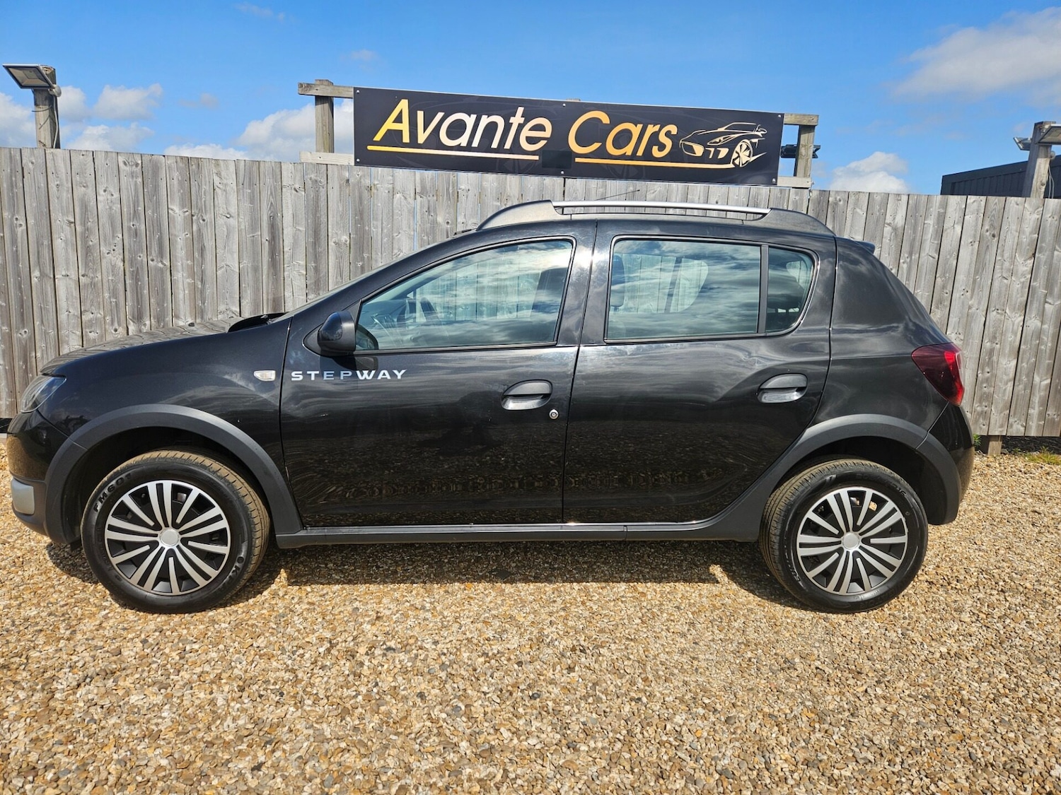 Used Dacia Sandero Stepway 2015 for sale - 76043845: Photo 6
