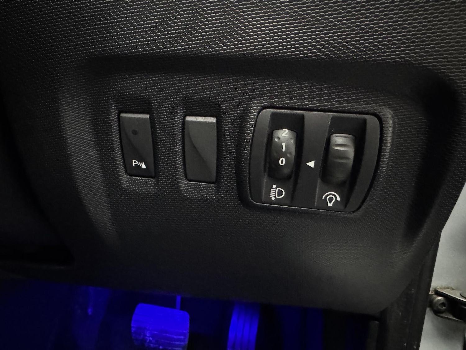 Used Renault Captur 2015 for sale - 76953039: Photo 24