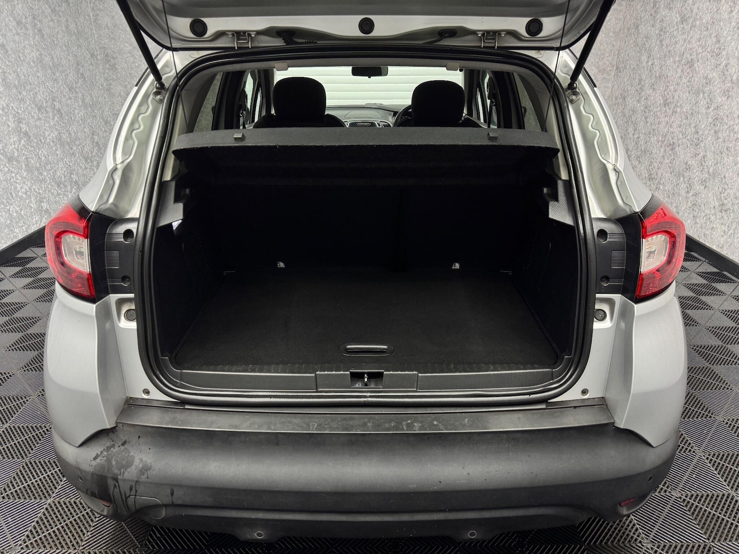 Used Renault Captur 2015 for sale - 76953039: Photo 25