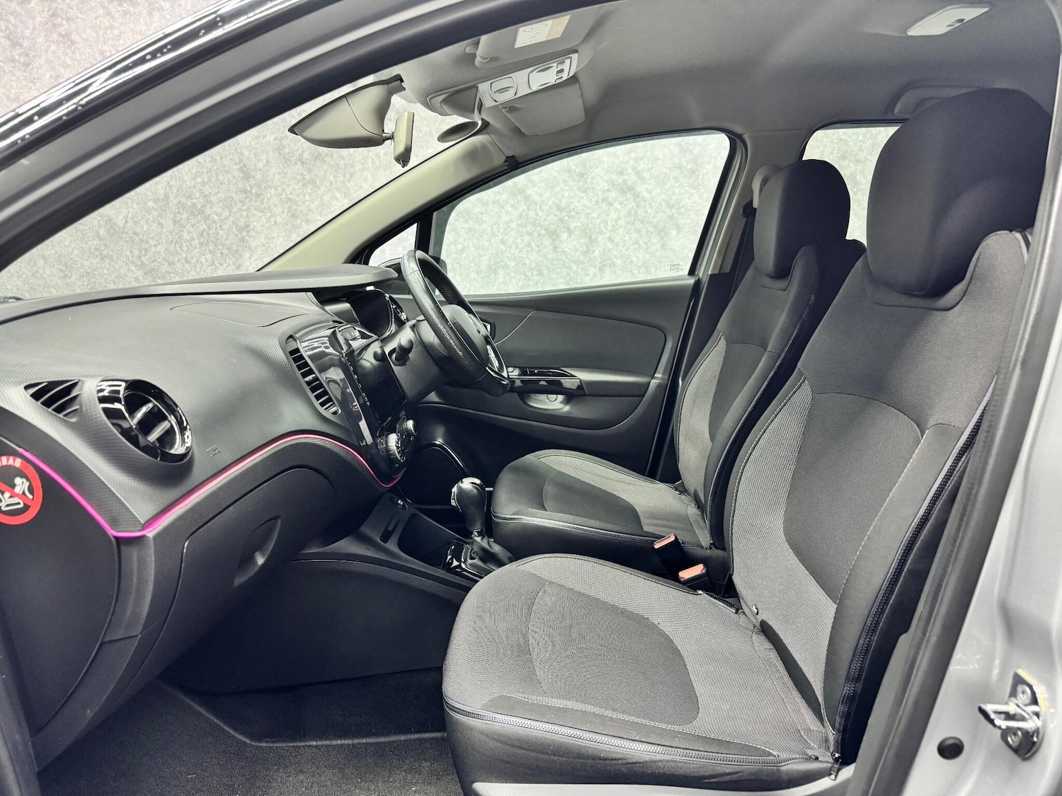 Used Renault Captur 2015 for sale - 76953039: Photo 3