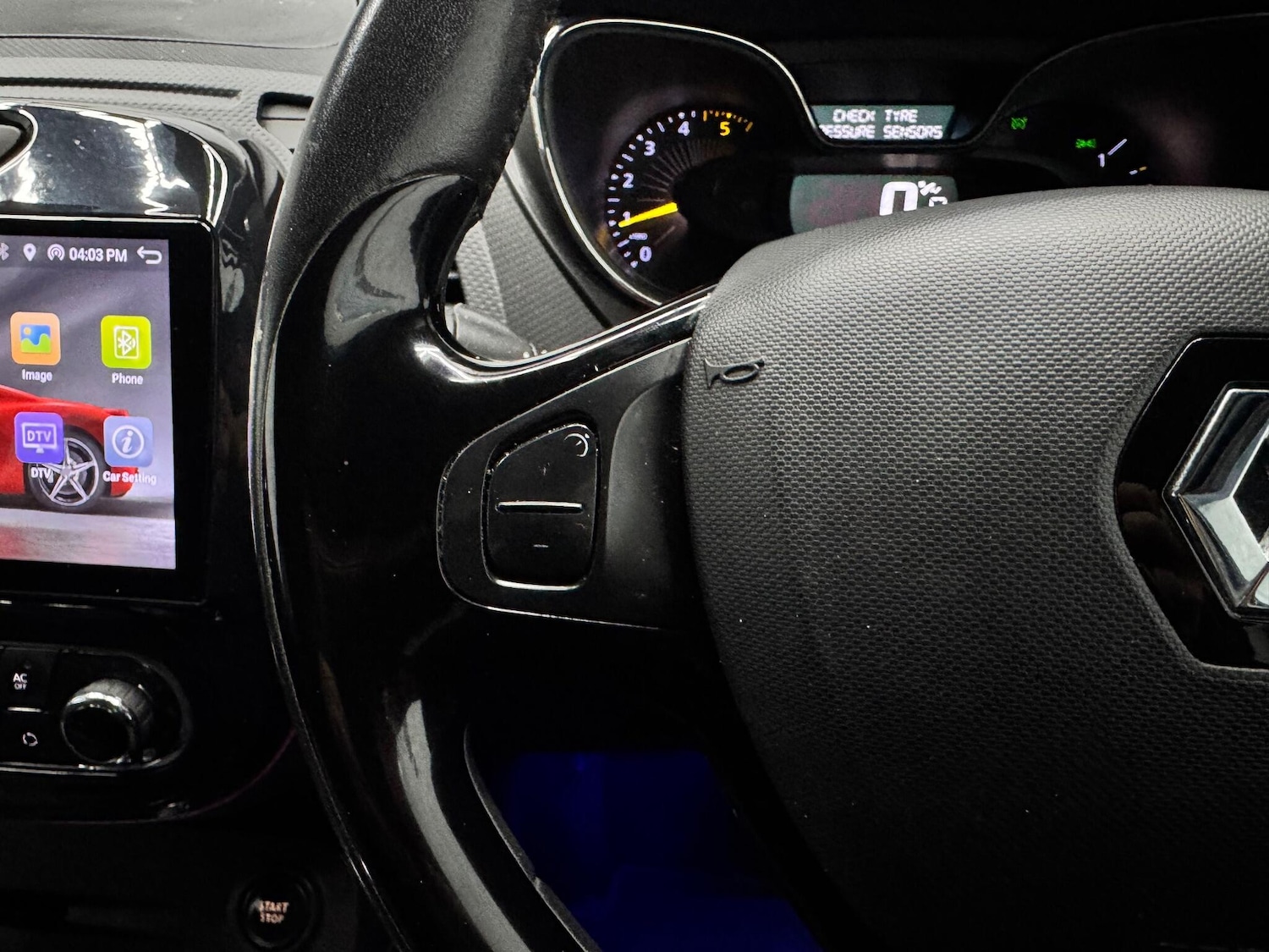 Used Renault Captur 2015 for sale - 76953039: Photo 8