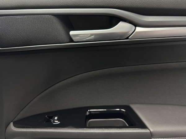 Used Ford Mondeo 2015 for sale - 76059467: Photo 28