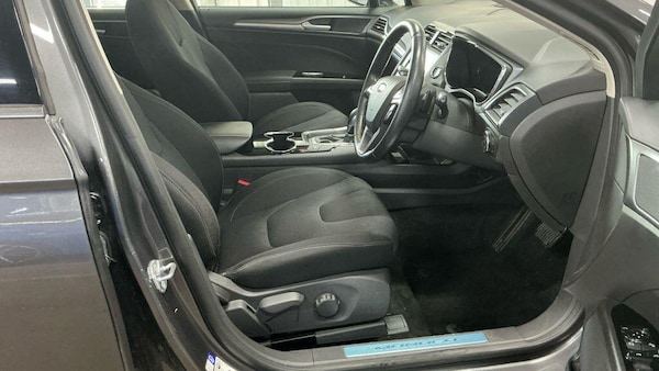 Used Ford Mondeo 2015 for sale - 76059467: Photo 2