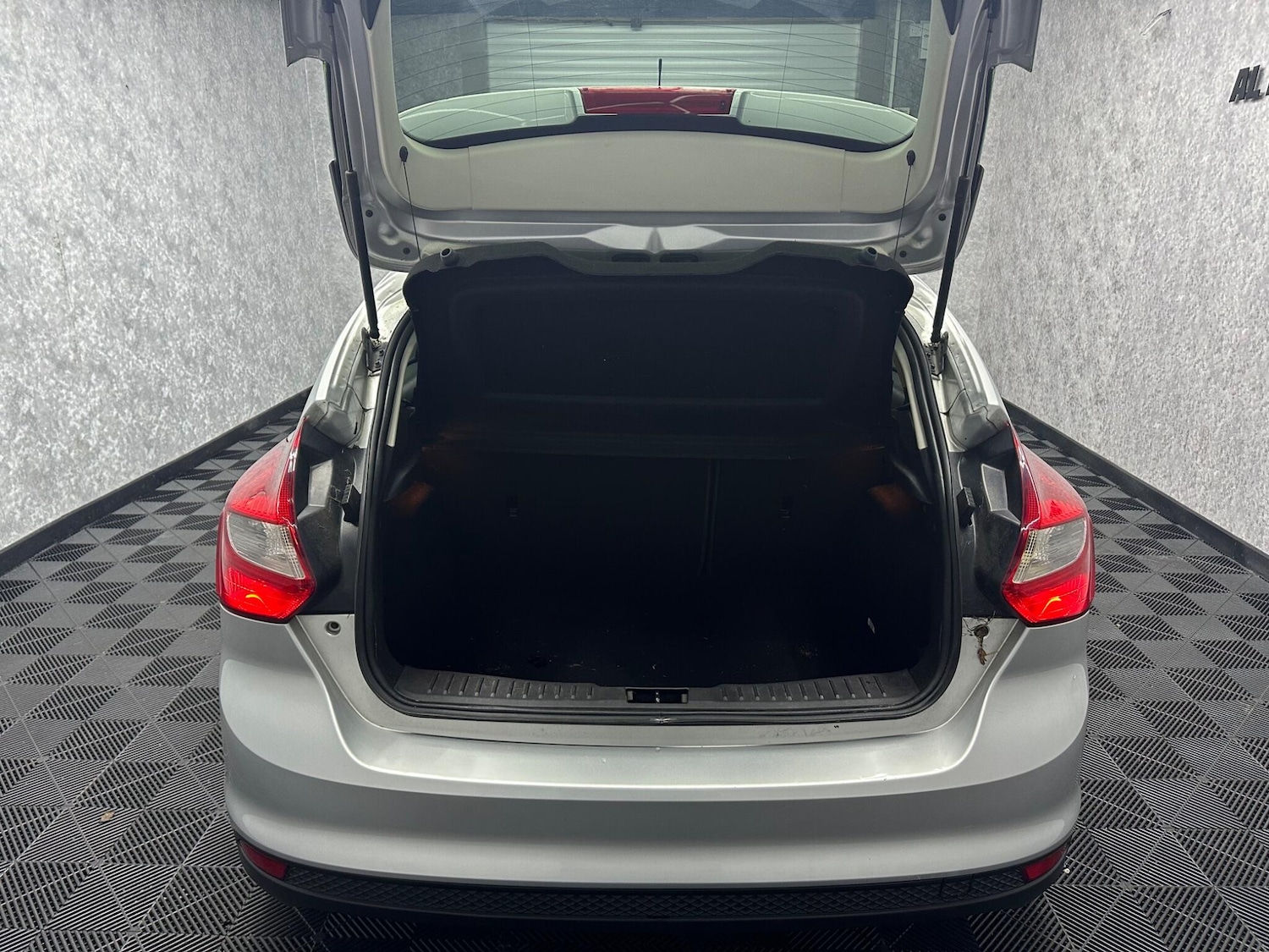 Used Ford Focus 2012 for sale - 77637771: Photo 22