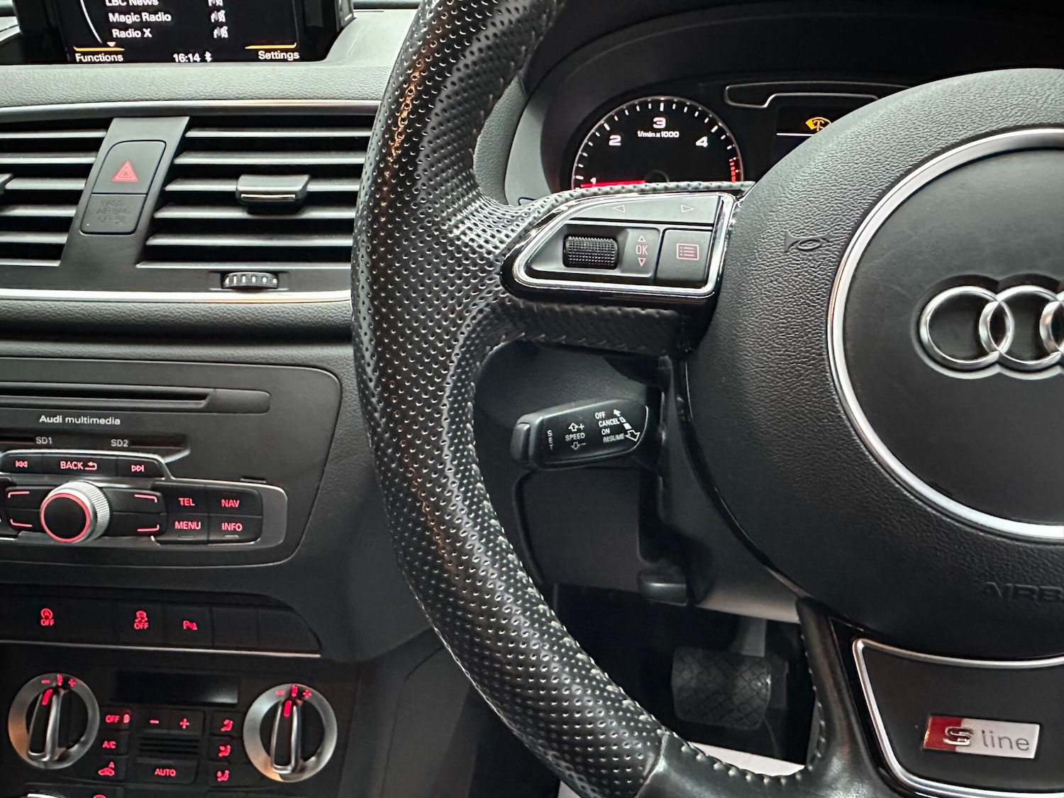 Used Audi Q3 2014 for sale - 78058887: Photo 10