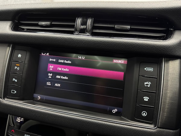 Used Jaguar XF 2016 for sale - 76240209: Photo 11
