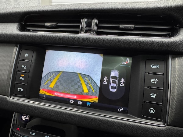 Used Jaguar XF 2016 for sale - 76240209: Photo 15