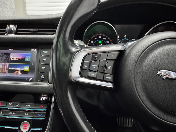 Used Jaguar XF 2016 for sale - 76240209: Photo 16