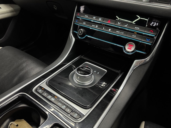 Used Jaguar XF 2016 for sale - 76240209: Photo 20