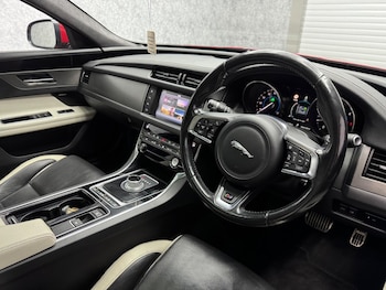 Used Jaguar XF 2016 for sale - 76240209: Photo 2