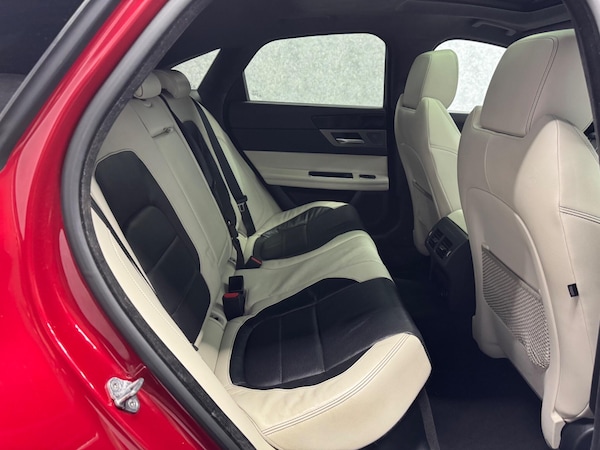 Used Jaguar XF 2016 for sale - 76240209: Photo 5